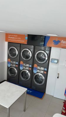 Fast Lav Lavanderia Self-Service 24h Madalena foto 5